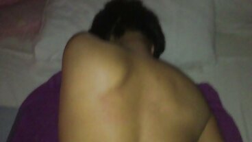 Горещата МИЛФ Ава Адамс сексбаба дръпва малко пишка