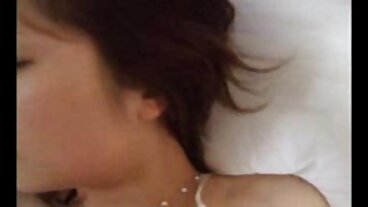 Брюнетката porno baba i vnuk Ела Нокс има Big Naturals