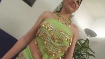 Голяма дупе латина домакиня Gia Derza баба порно обича груб секс