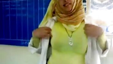 Задната тапа Switched for Real секс баба и внук Dick