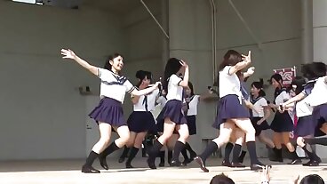 Отблизо анален тройка с кралски блудници баби за секс