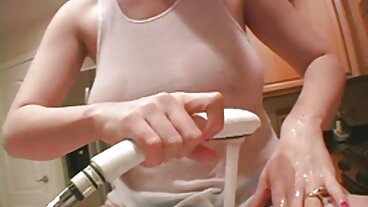 BRAZZERS: Шибане на новата прислужница Isis баба и внук секс Love на PornHD