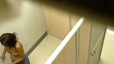 Денят чуках баба на бащата се празнува от измама с асистентката Елза Джийн