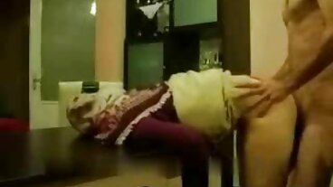 MILFs 1 на 1 Мач за секс с дърти баби младия Dingdong