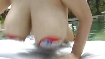Дрочица с ръце и крака Cumshot в същото време! секс с стари баби POV